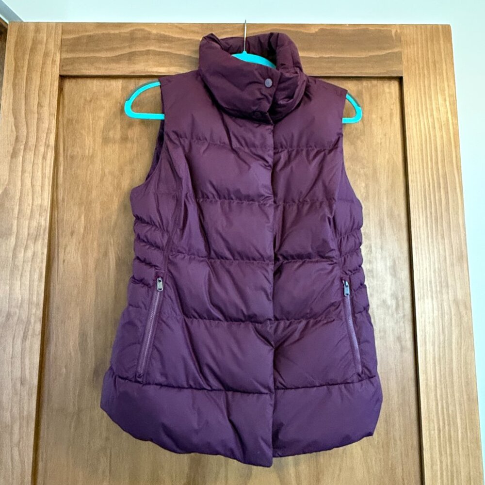 Athleta Downtown Puffer Vest Size Small